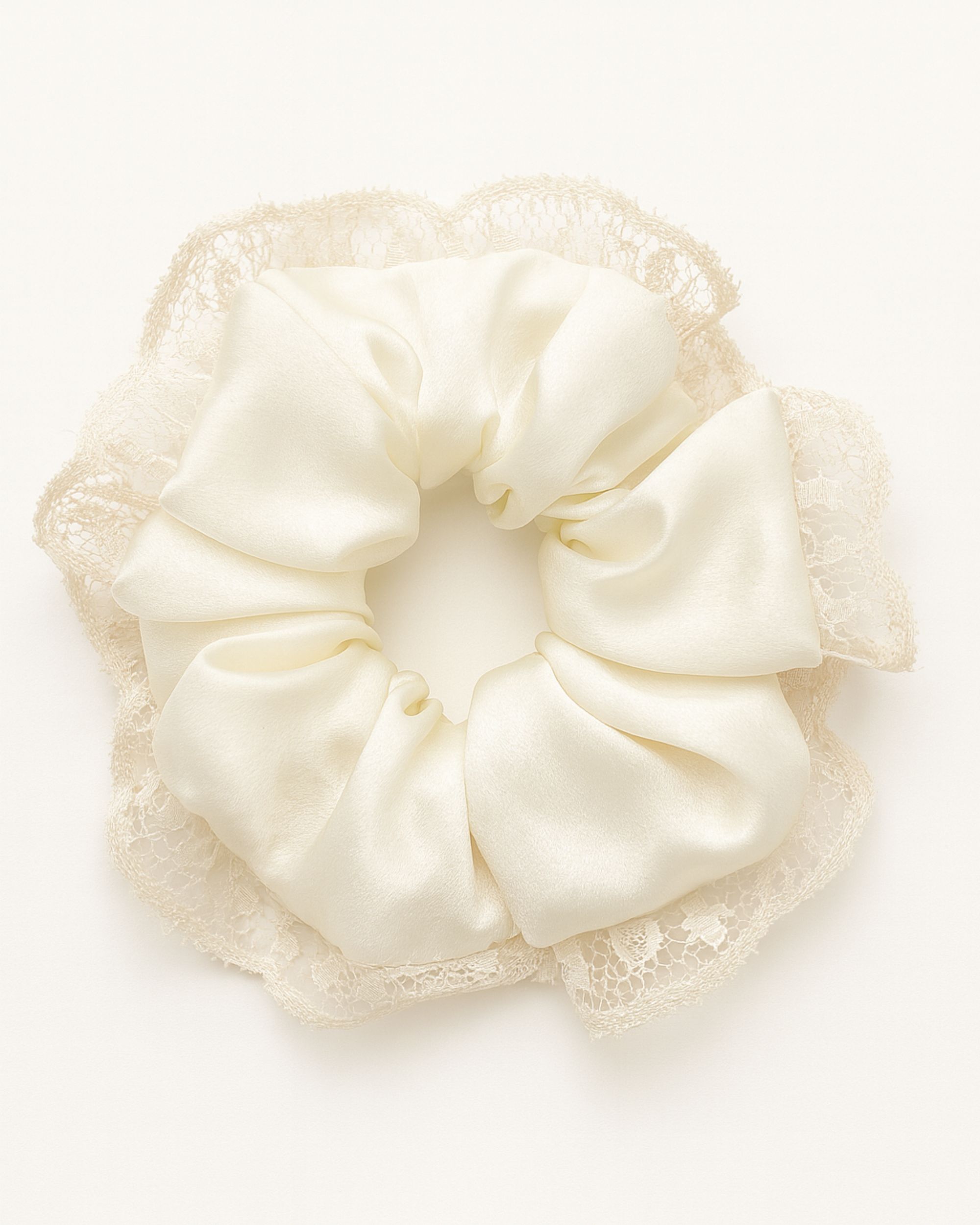 Silk hair scrunchie with lace - cream